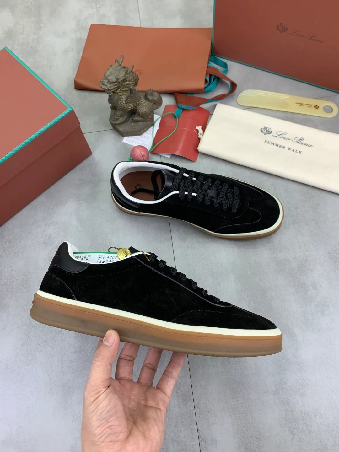 Men's men's shoes 💰P580 New model 💰 The latest casual shoes Loro Piana 💯 Top grade 💯 Buy the original copy 💯 Founded the existing Loro Piana company on April 24, 1924. It is the sixth generation of family operation, providing the best quality products to customers who are discerning about taste and quality. Imported original fly woven fabric with cowhide fabric, plain calfskin lining, hand-stitched thread with cowhide feet, original packaging, high-end outsole, size: 38-45 (customized for 46), 8️⃣ colors available